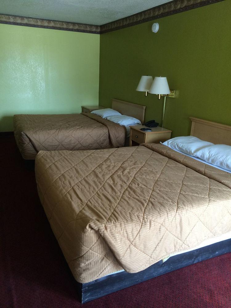 Hutchinson Inn Экстерьер фото