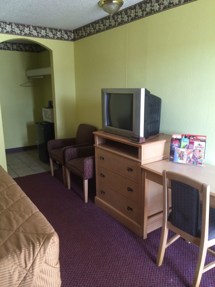 Hutchinson Inn Экстерьер фото