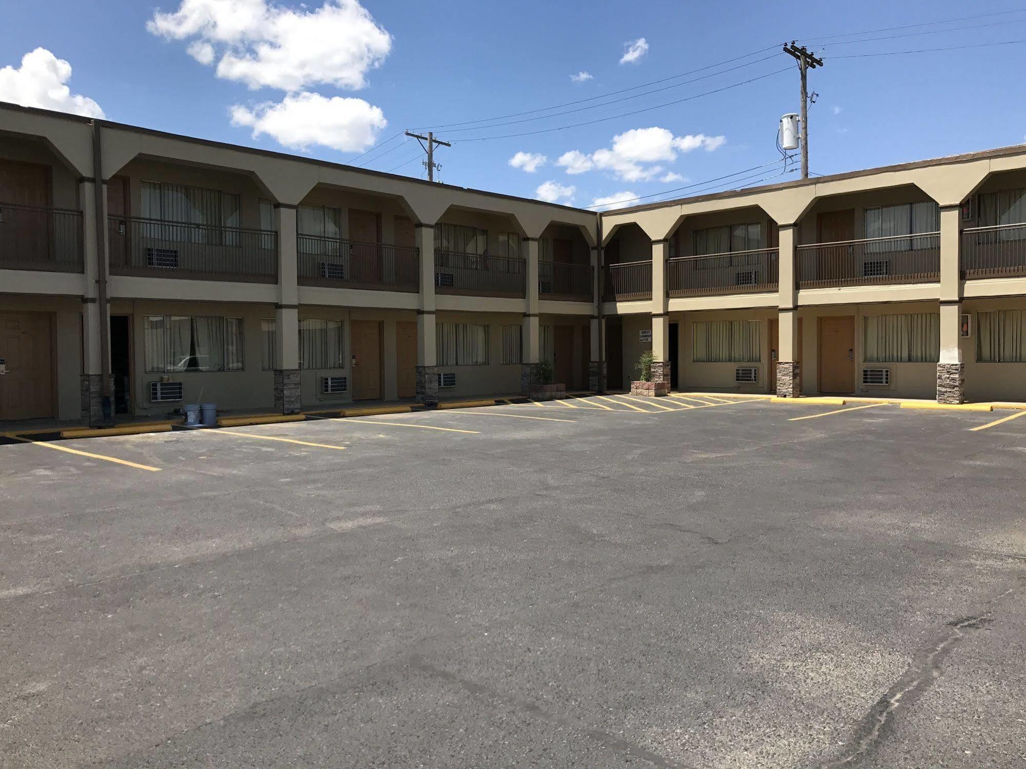 Hutchinson Inn Экстерьер фото