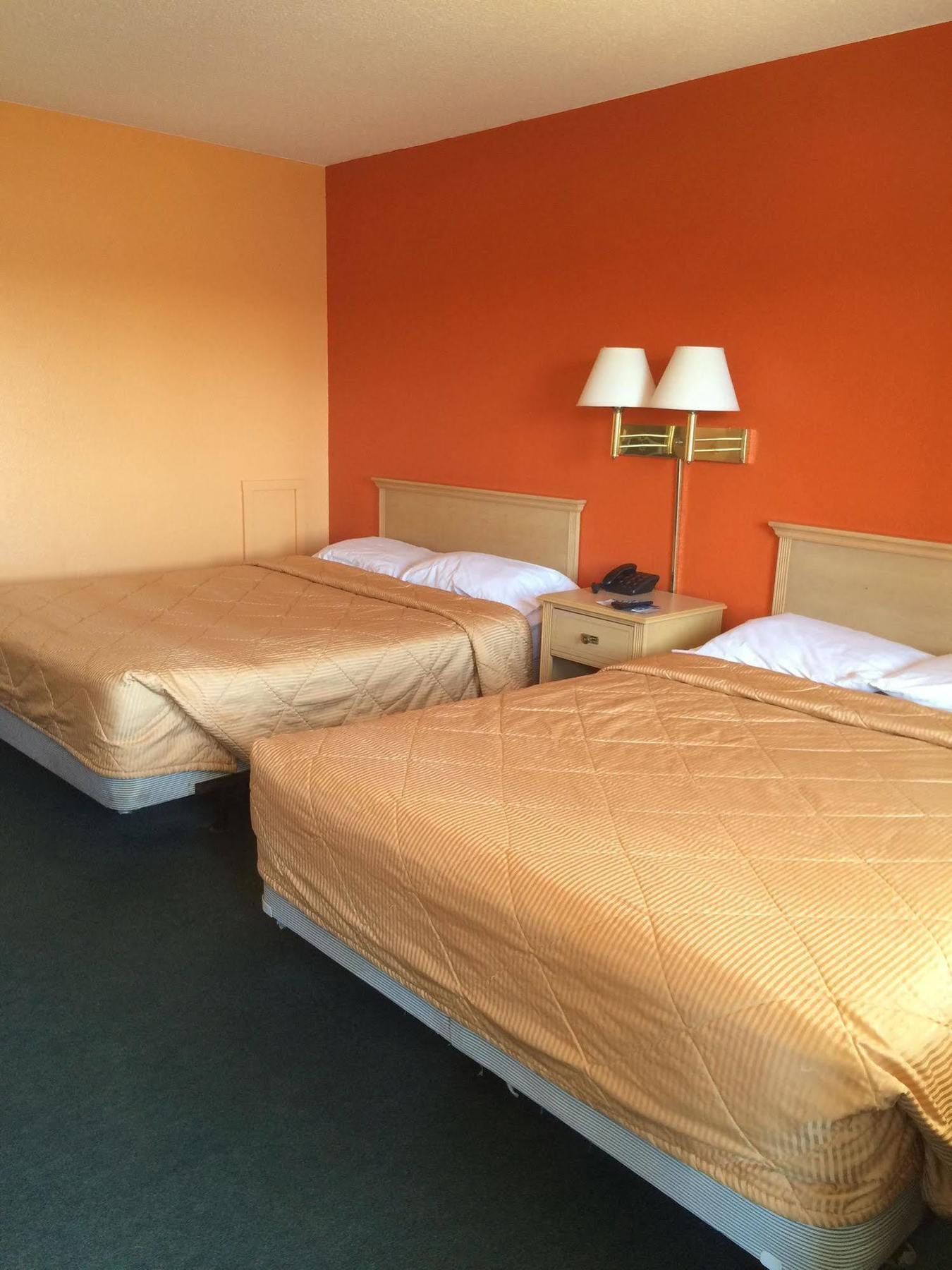 Hutchinson Inn Экстерьер фото