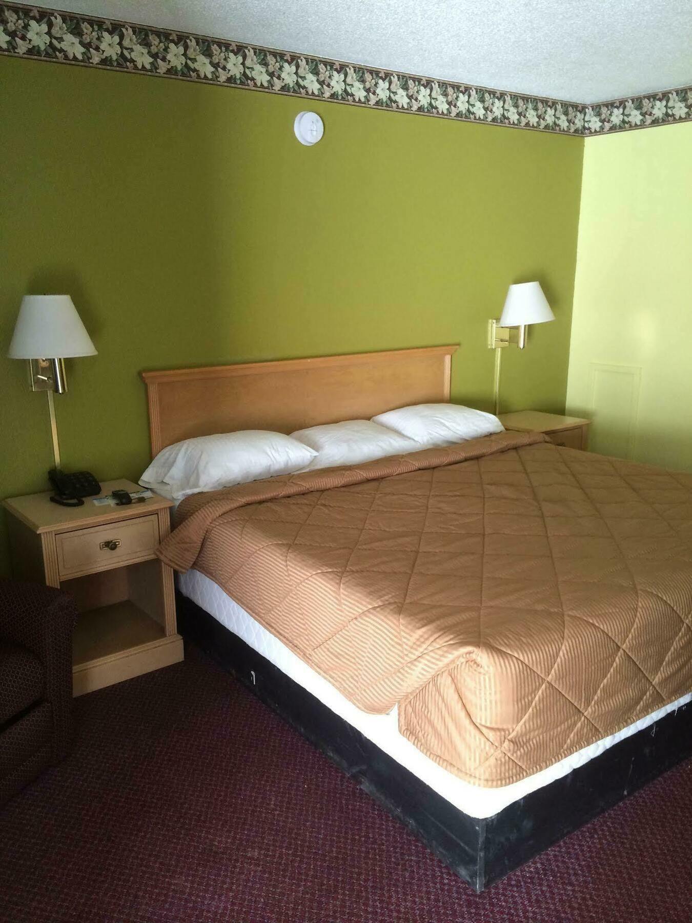 Hutchinson Inn Экстерьер фото